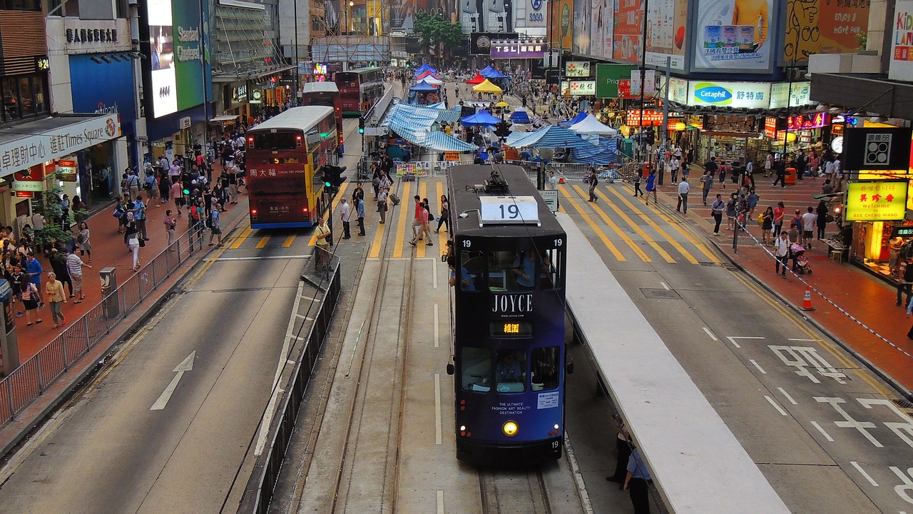 中央气象台发布台风红色预警，防台抗风，守护家园